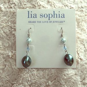 Blue pearl drop earrings
